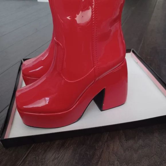 BRAND NEW Red Women's Ankle Boots 6.5 - Picture 5 of 8